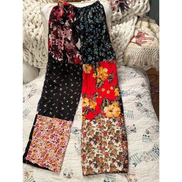URBAN OUTFITTERS RENEWAL BOHO FLORAL PATCHWORK PANTS 100% COTTON S - Picture 2 of 10